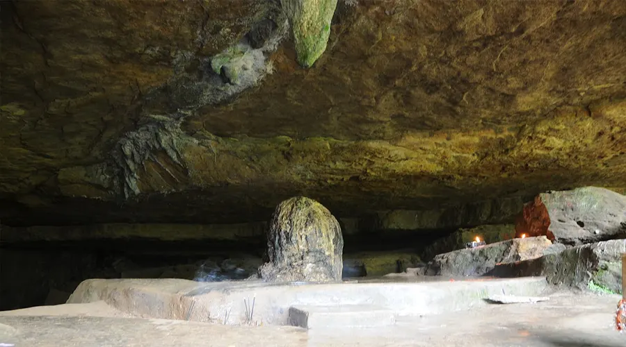 Mawjymbuin Cave Temple In Meghalaya – Sacred Shivalinga Site